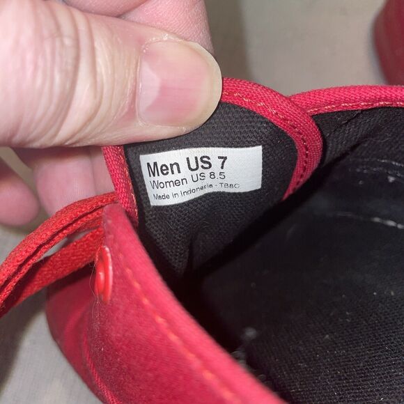 Vans Women’s Skateboard Shoes Size 8.5 M Red Athleisure Outdoors Casual - Picture 3 of 12